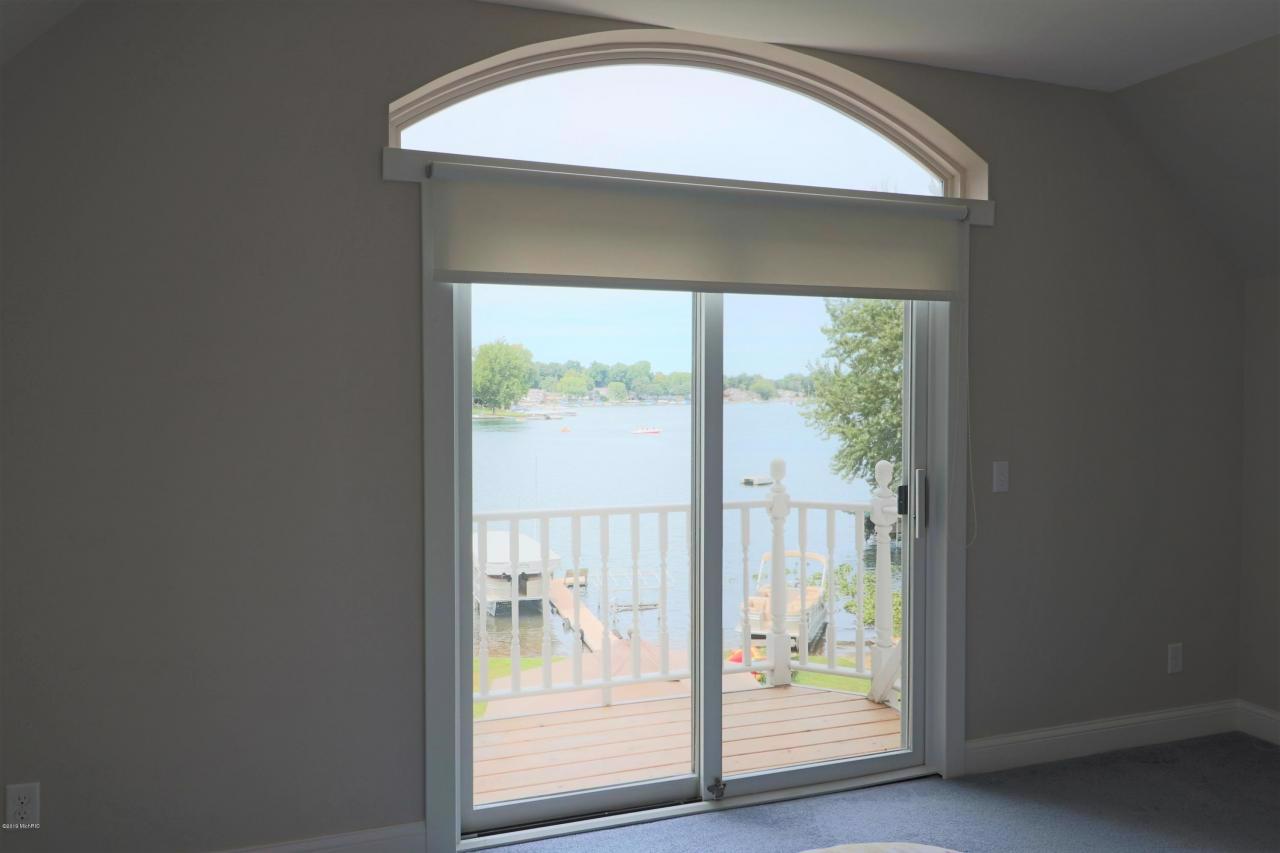 SPECTACULAR MAGICIAN LAKE HOME Michigan Luxury Homes Mansions For