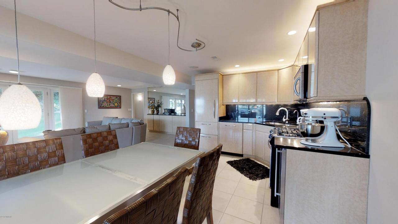 SPECTACULAR MAGICIAN LAKE HOME Michigan Luxury Homes Mansions For