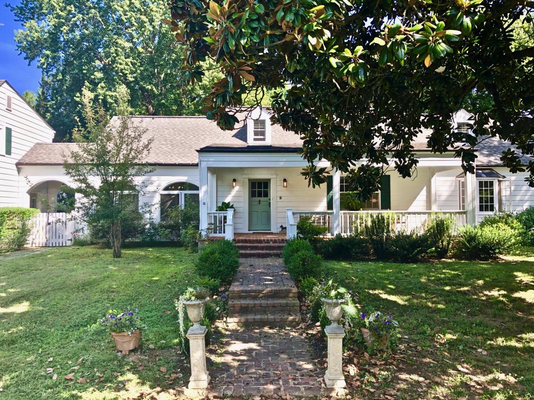 AN EQUESTRIAN ESTATE IN THE HEART OF KESWICK Virginia Luxury Homes