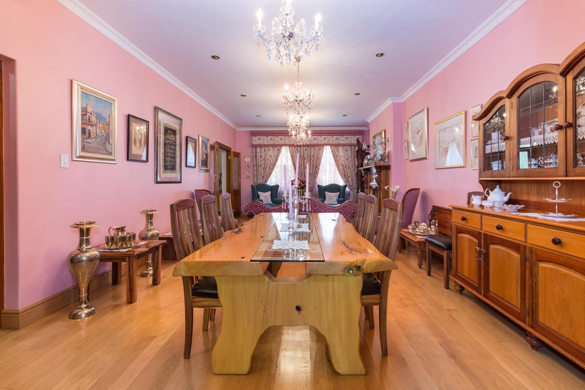 GRACIOUS MANOR HOUSE IN ELITE SILVERHURST ESTATE South Africa Luxury