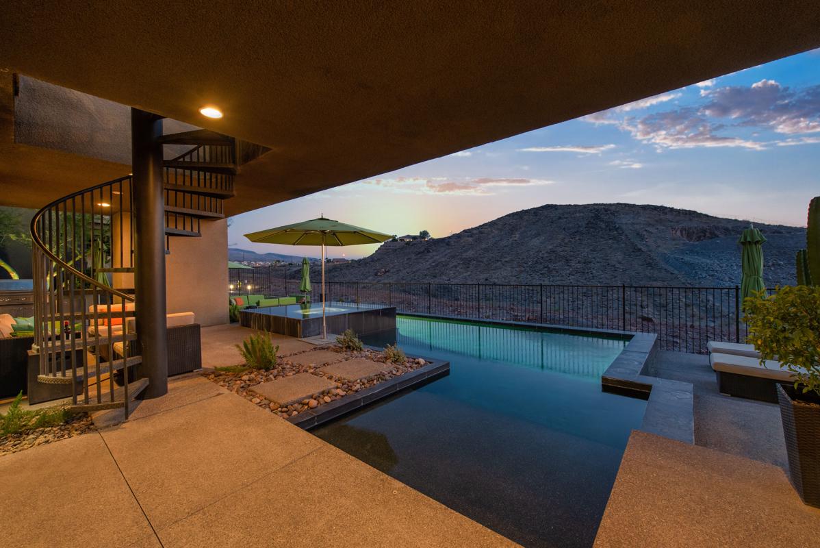 Las Vegas Street is the luxurious home of a modern-day Nevada martyr.