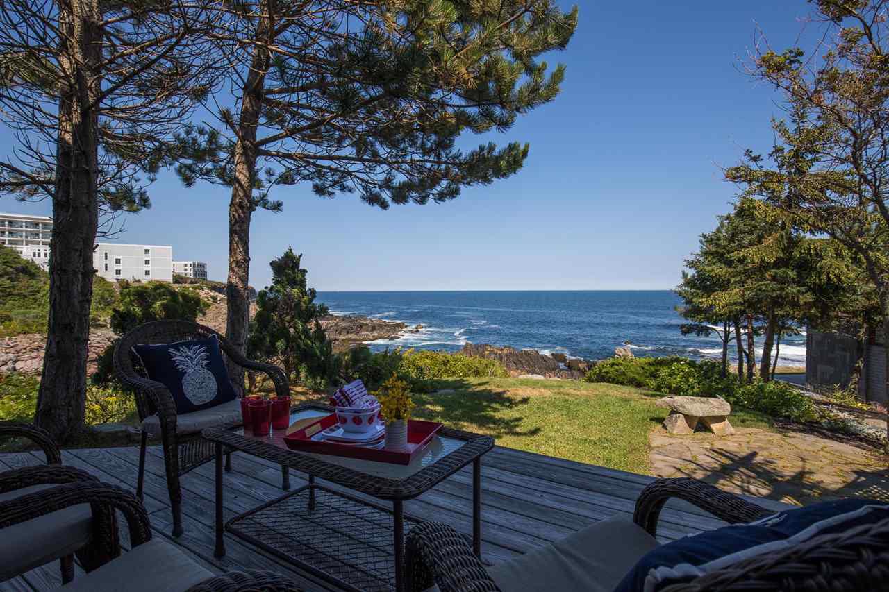 PERFECTLY SITED ON THE ROCKY COAST OF MAINE Maine Luxury Homes