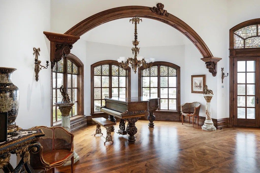 Exquisite Country Estate on 22 Acres A Showcase of OldWorld Elegance