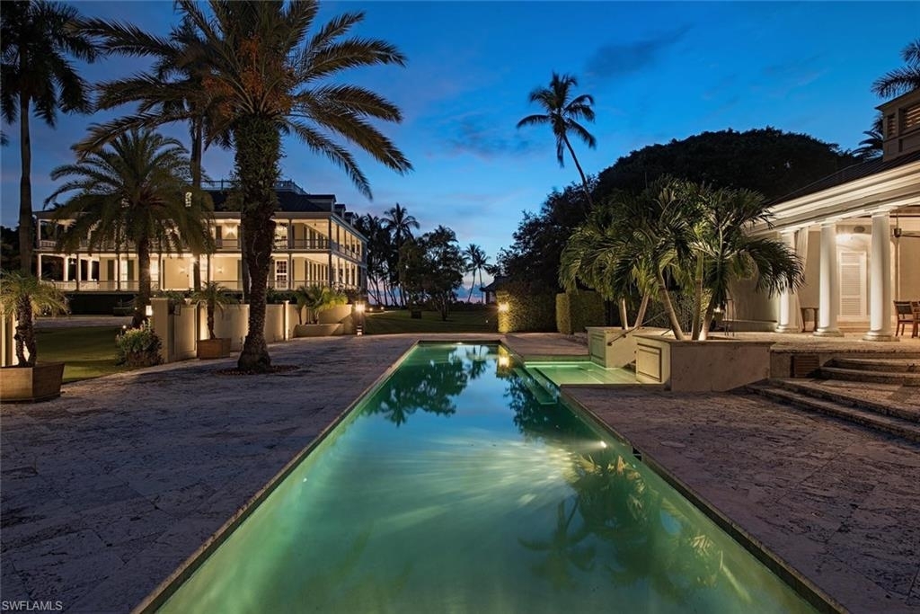 Stunning Waterfront Estate Sells for Record Area Price « Luxury Brands Directory