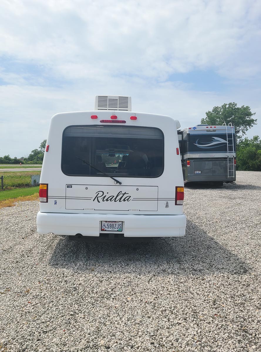 2000 Winnebago Rialta 22QD Luxury Coach Sales & Service