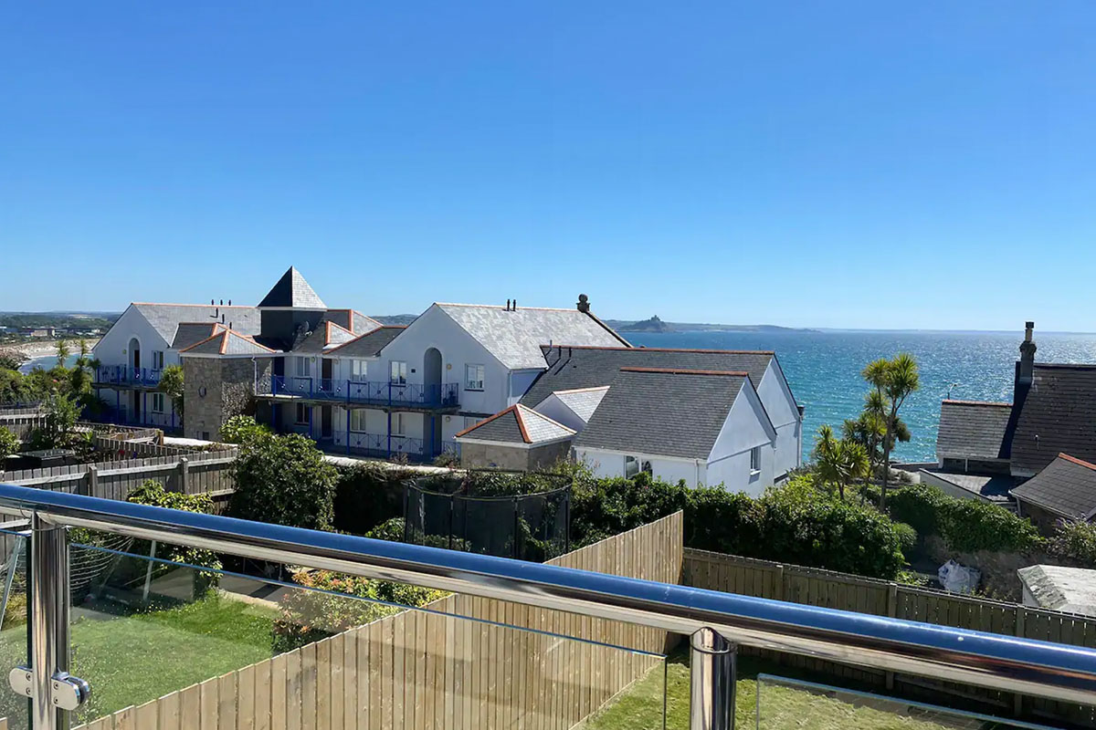 Luxury Penthouse Holiday Home (sleeps 6), Penzance, Cornwall