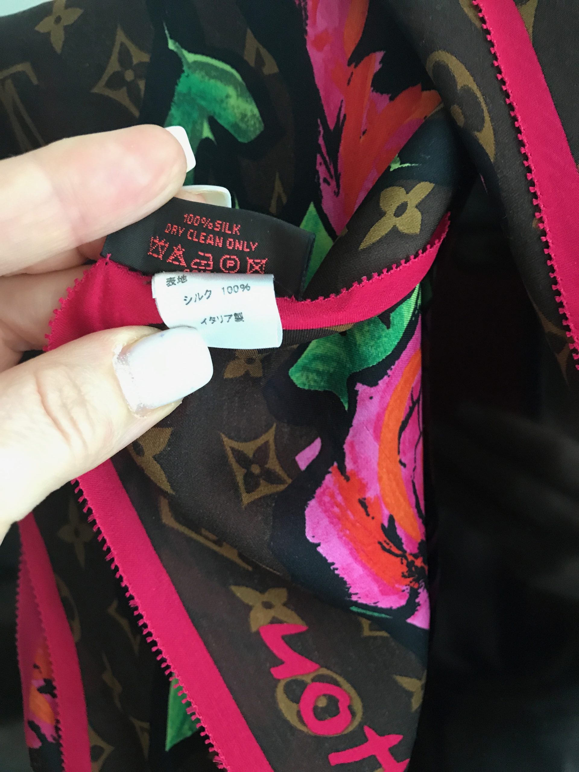 Louis Vuitton Monogram Stephen Sprouse Roses 100 Silk Scarf