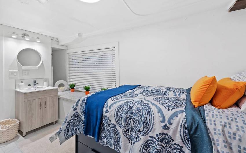 Advertised as a micro studio, this 550 a month apartment in Vancouver
