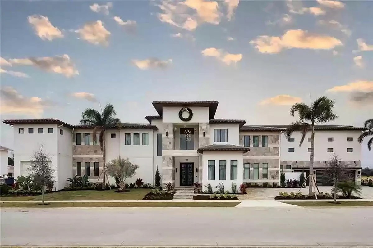 From Princess Leia themedrooms, Darth Vader in arcade zones, a theatre