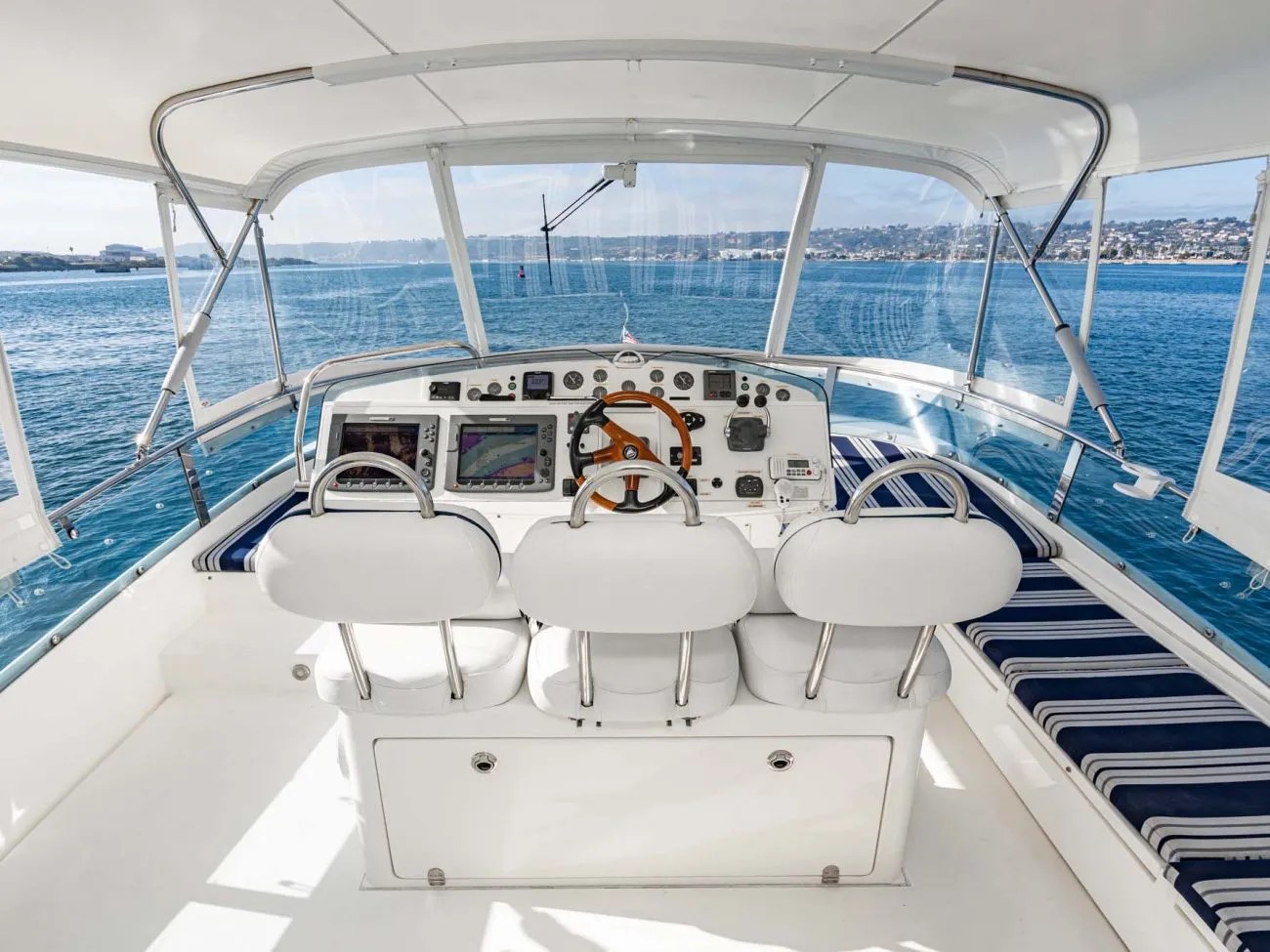 San Diego Luxury Yacht Charter 59′ Fairline Luxury Liners LUXURY
