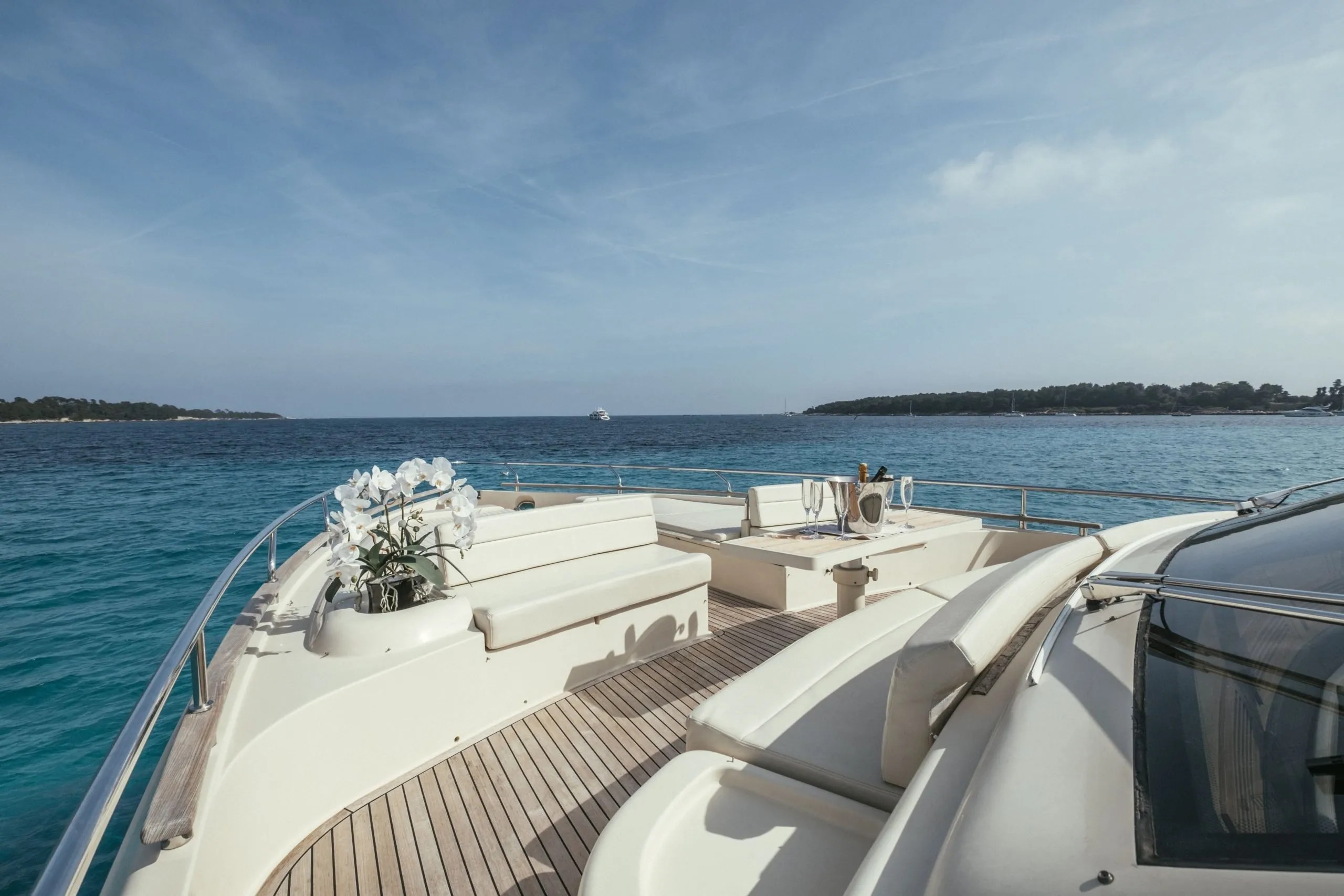 French Riviera Yacht Rentals Ferretti Altura 690 LUXURY LINERS
