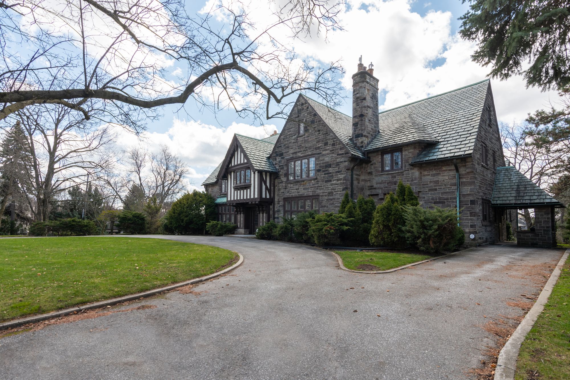 2 Old Forest Hill Rd Toronto, ON Luxury Realty Network