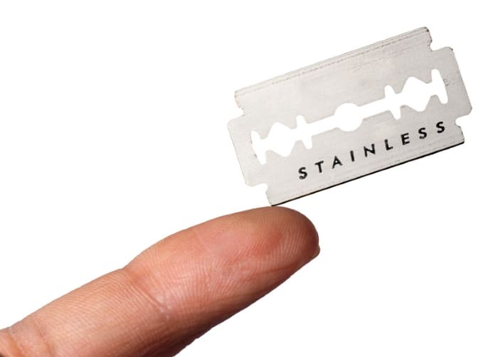How do you Keep a Safety Razor Blade Sharp? (Quick & Easy Guide)