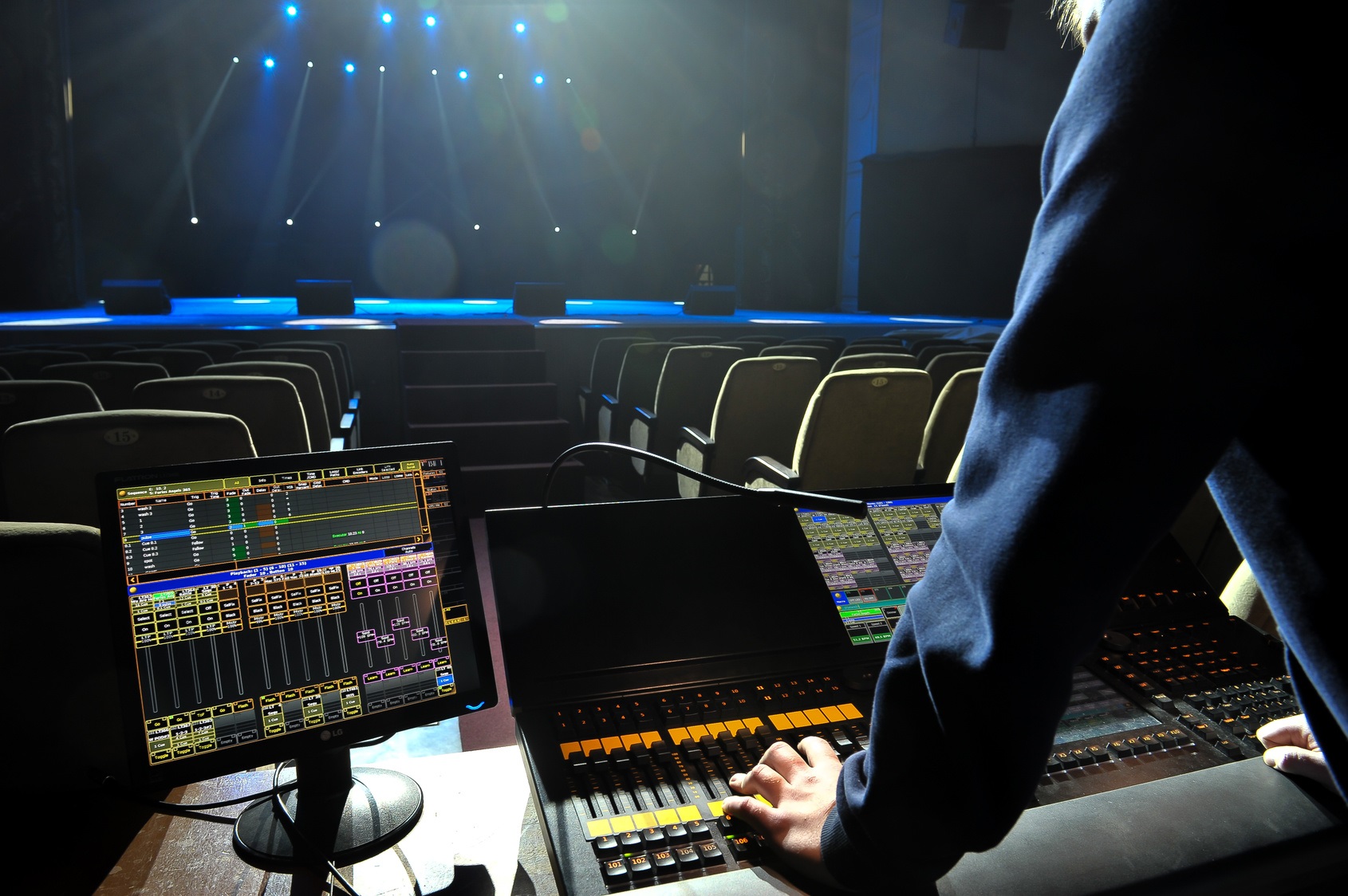 How To Choose The Best AV Rental Company Luxury Stnd