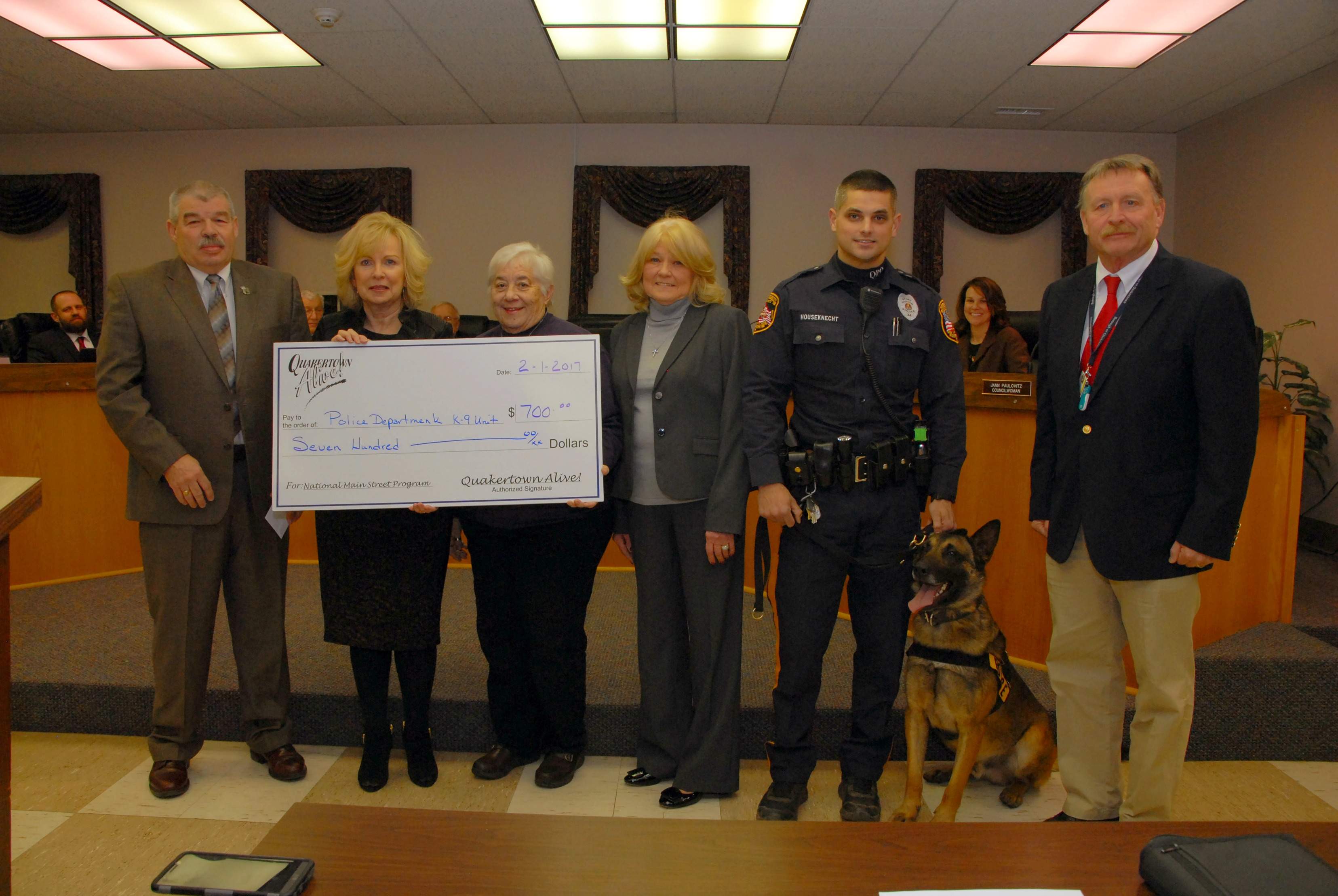 Quakertown Alive! donates to police department LVB
