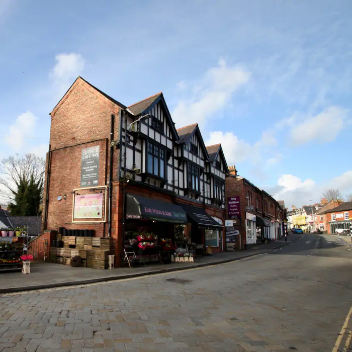 Lymm Holiday Lets, properties available on short term rental in Lymm