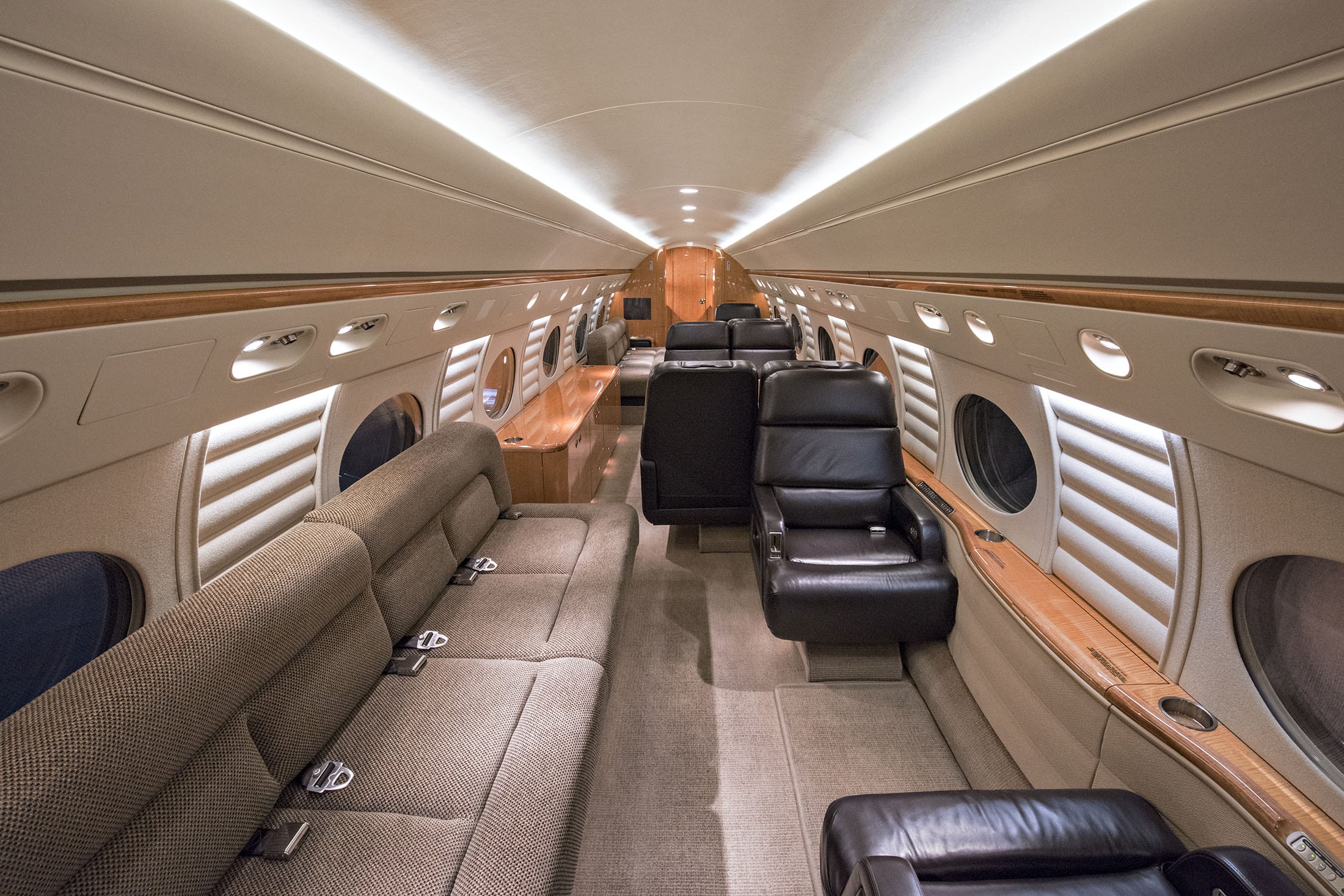 N1624K 2001 Gulfstream IVSP Lyon Aviation Air Charter Services