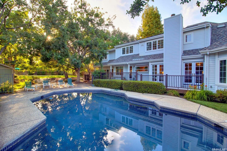 16 Homes for Sale With Amazing Pools in the Sacramento Area