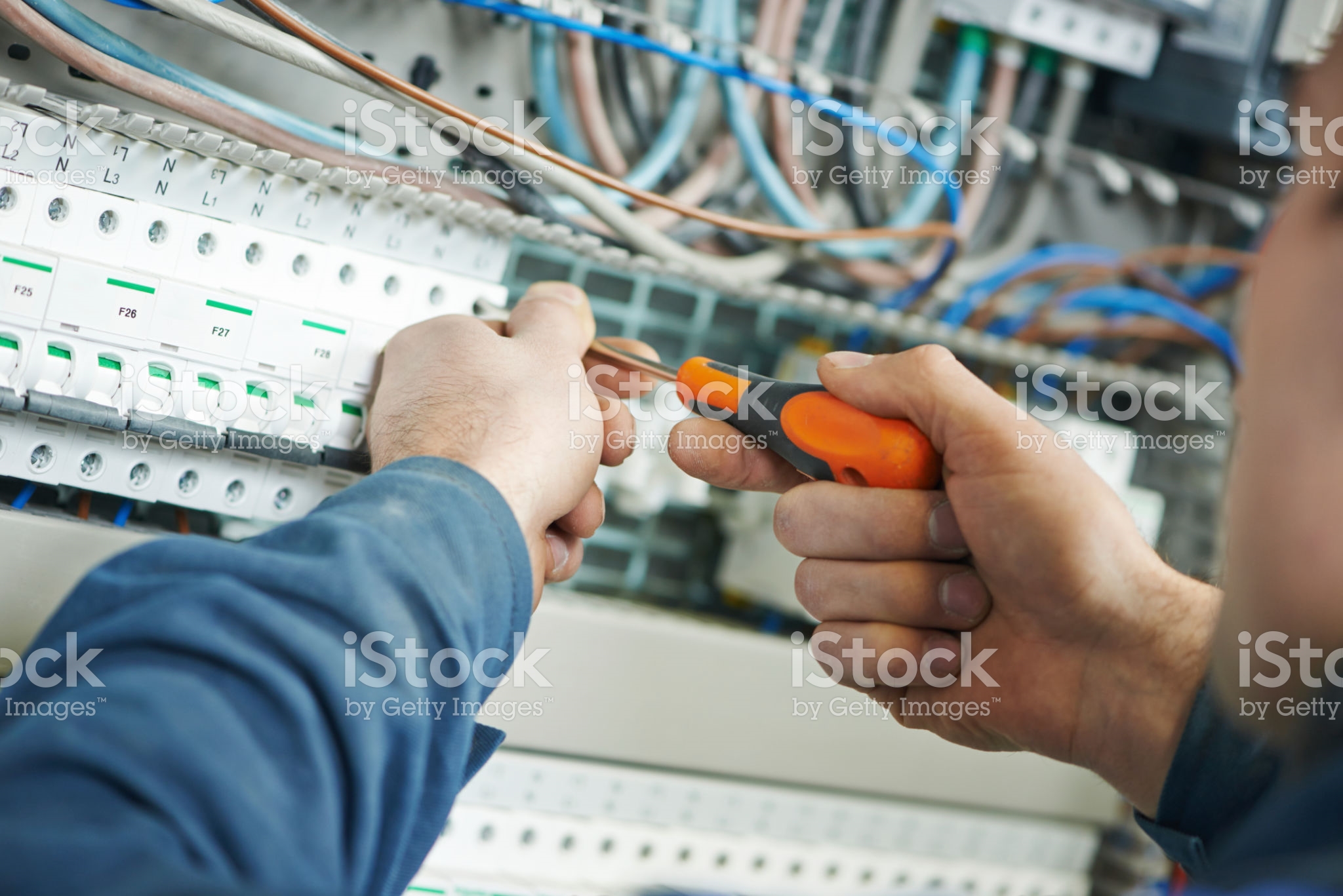 516550121 Lyons Electric