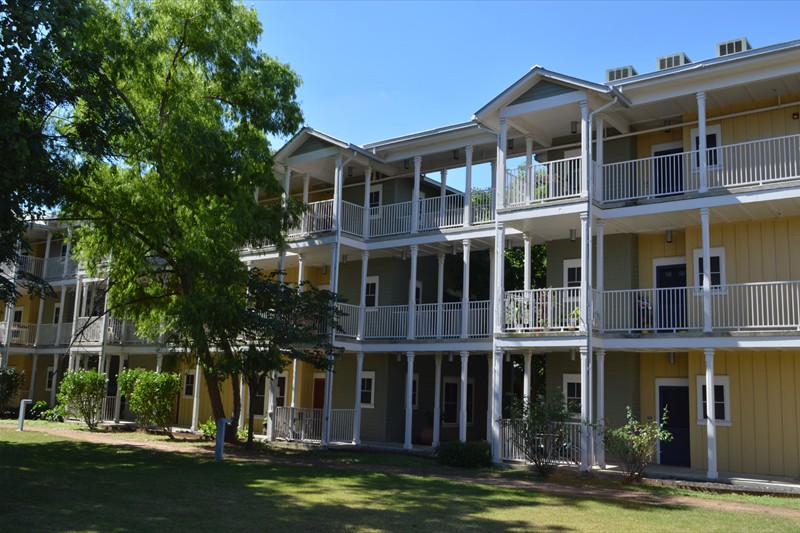 Lyons Gardens Apartments Austin, TX (512) 2361781