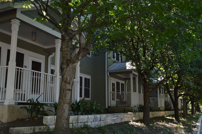 Lyons Gardens Apartments Austin, TX (512) 2361781