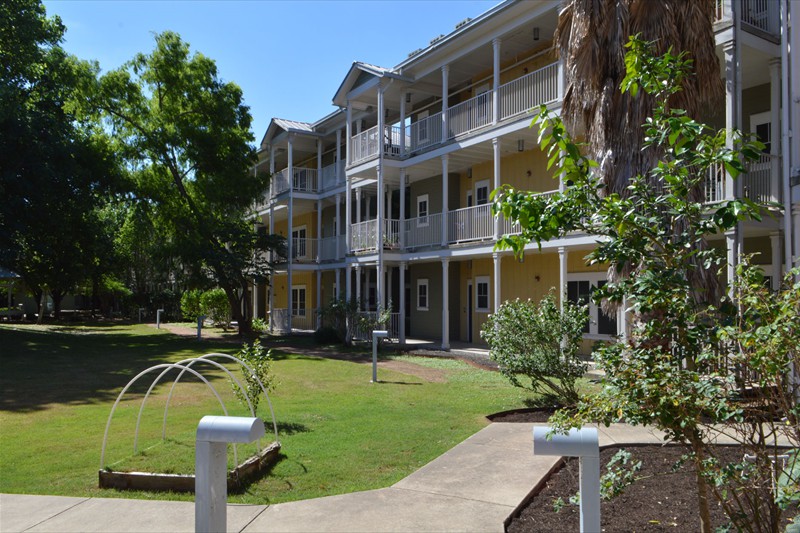 Lyons Gardens Apartments Austin, TX (512) 2361781