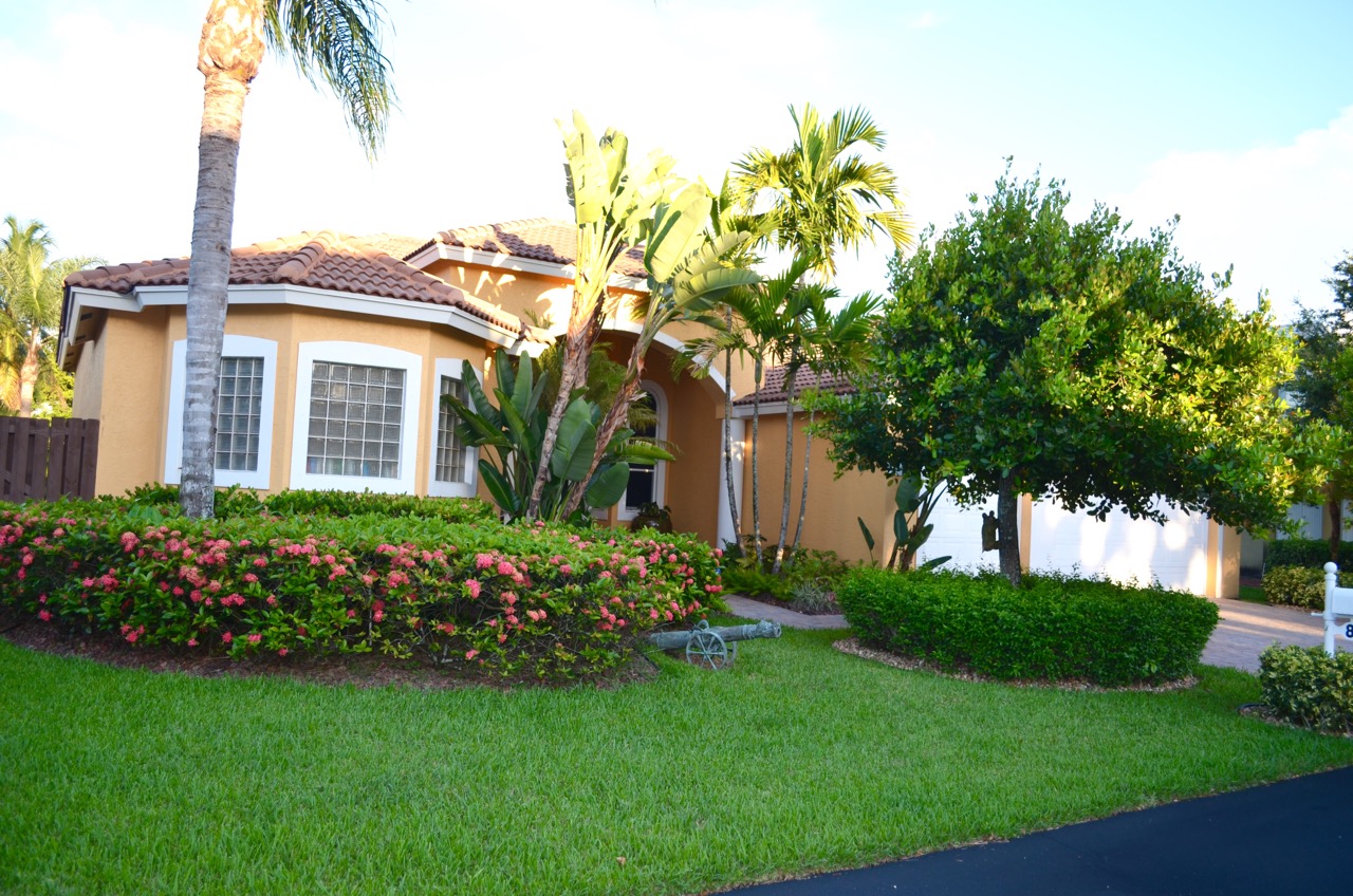 Lyons Realty Group, Inc. Hollywood Florida’s Premier Service Real