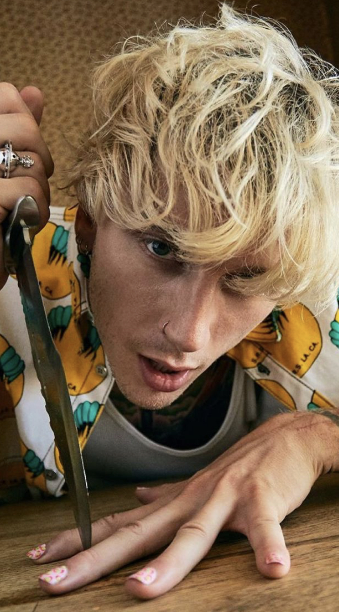 【Machine Gun Kelly/ papercuts (directed by Cole