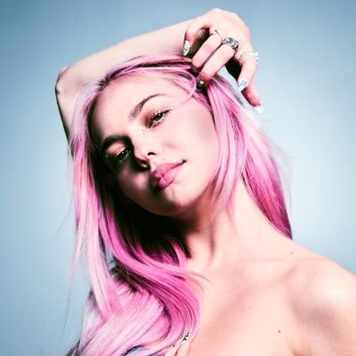 ADÉLA - SexOnTheBeat lyrics