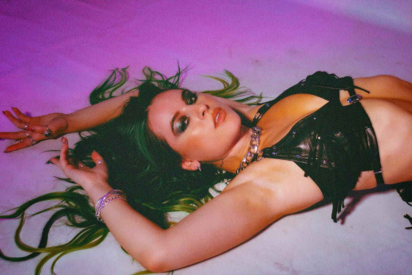 Xana Morris Kitchen Light lyrics