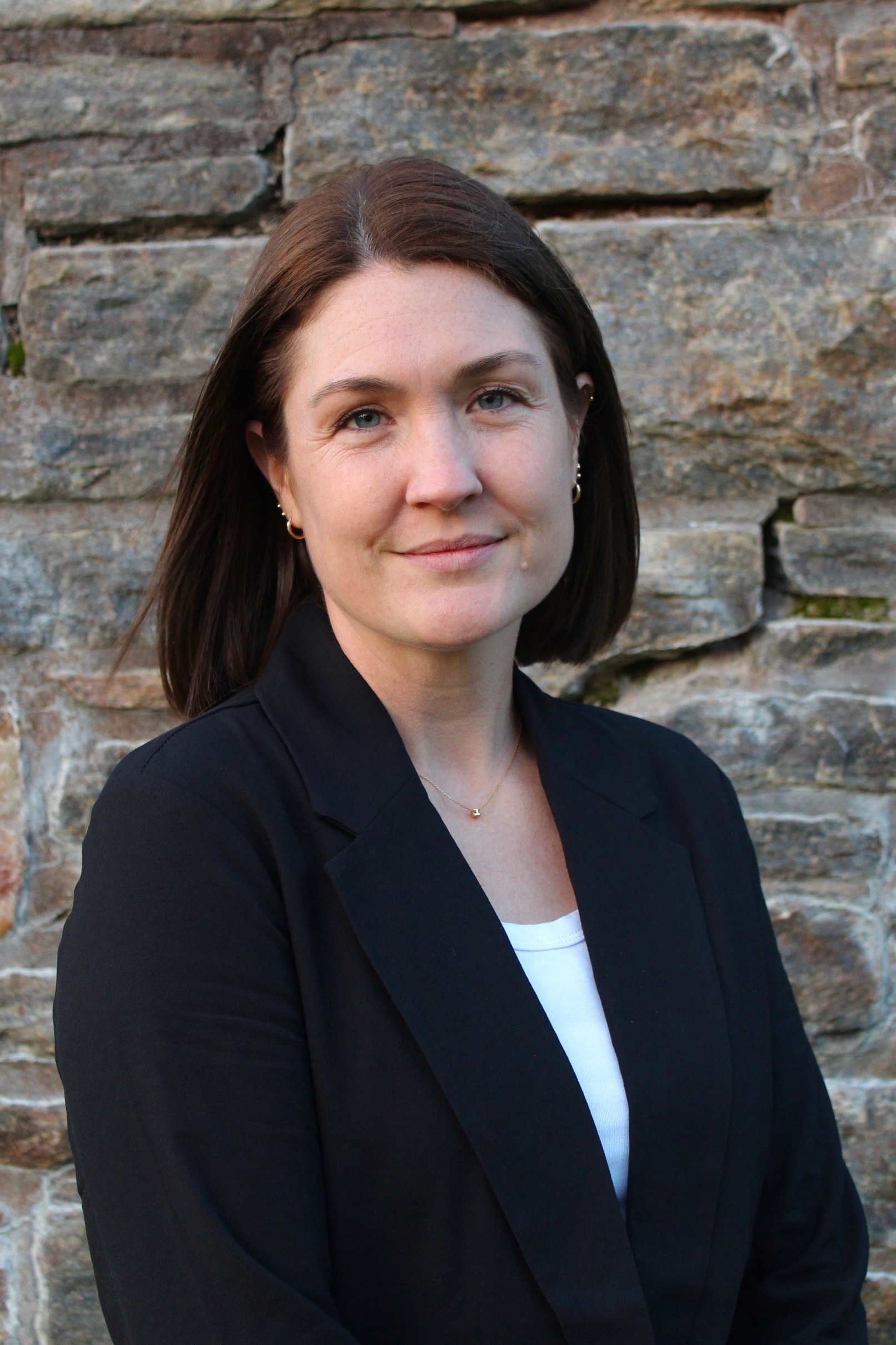 Amanda Moore, Real Estate Agent Glastonbury Coldwell Banker Realty