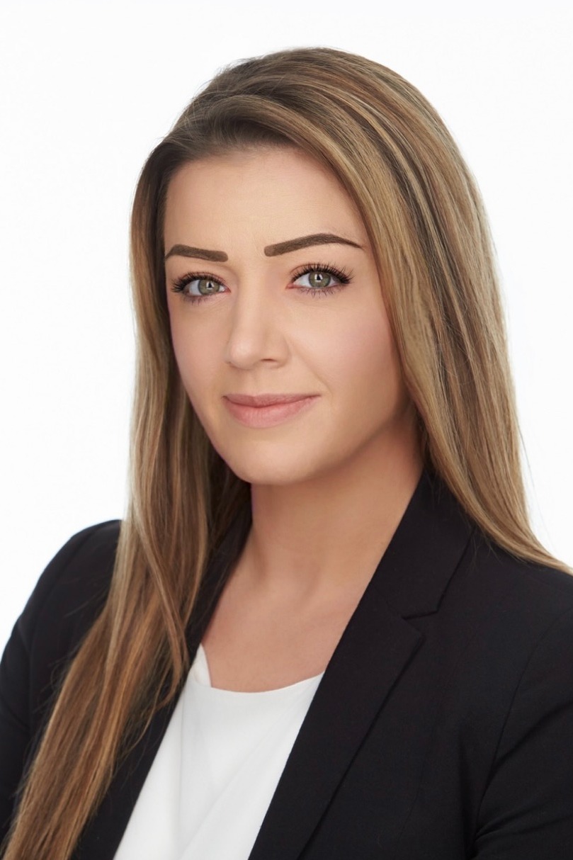 Shannon Bass, Real Estate Agent Oxford, CT Coldwell Banker Realty