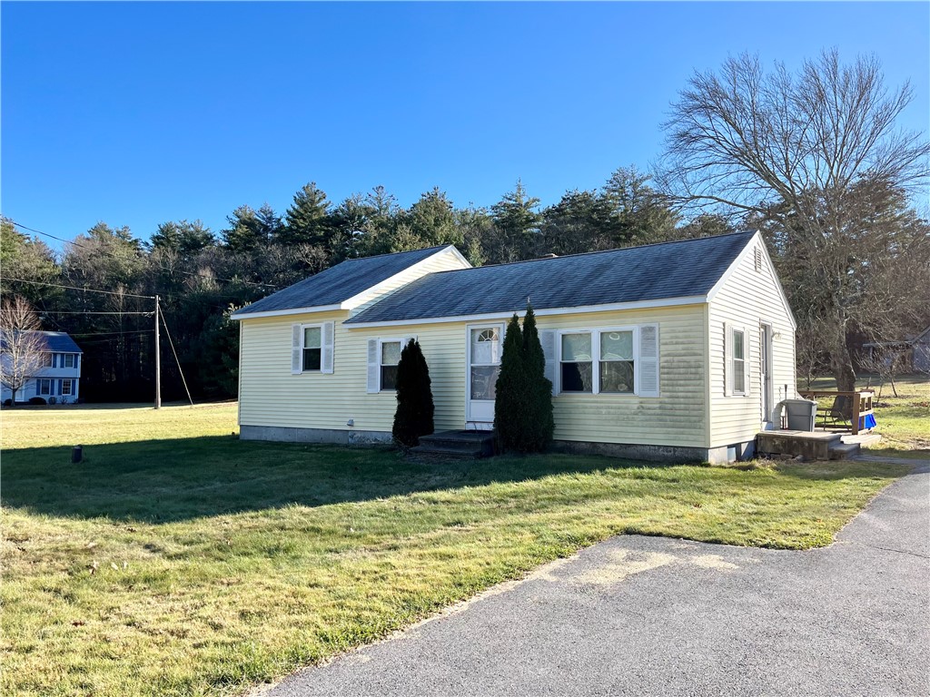 22 Ridge Hill Rd, North Smithfield, RI 02896 MLS 1349924 Coldwell