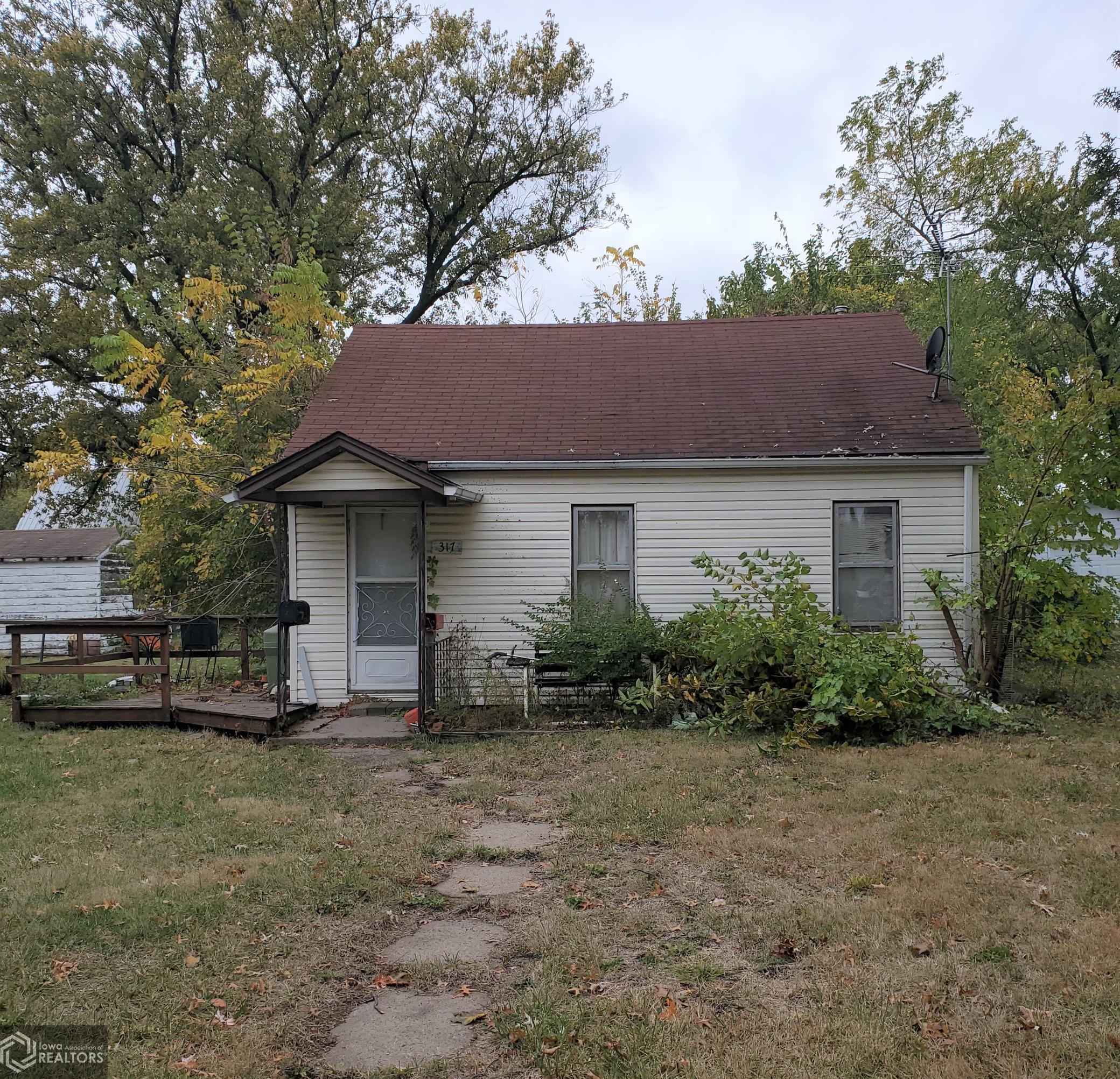 317 N 12th St, Chariton, IA 50049 MLS 6120482 Coldwell Banker