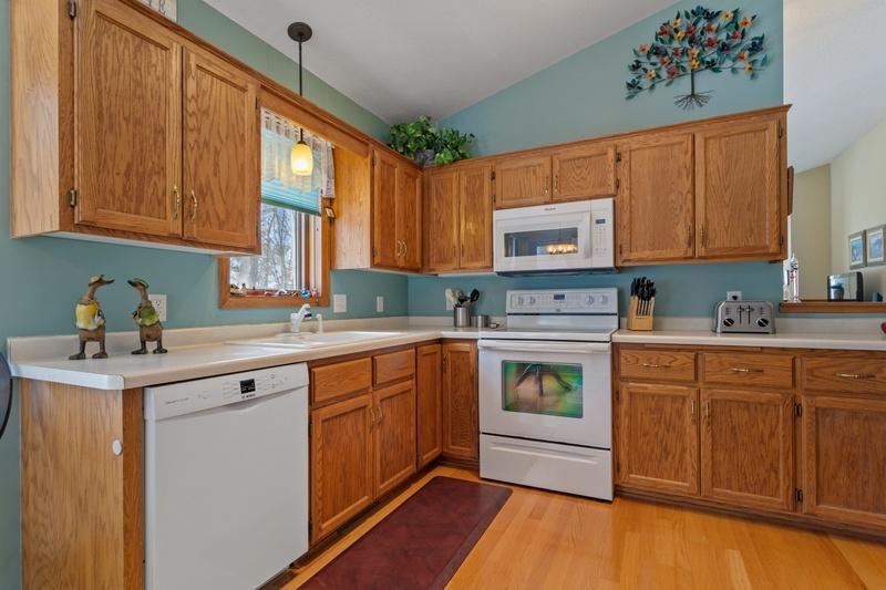 27675 Ridge Point Dr, Chisago City, MN 55013 MLS 6333974 Coldwell