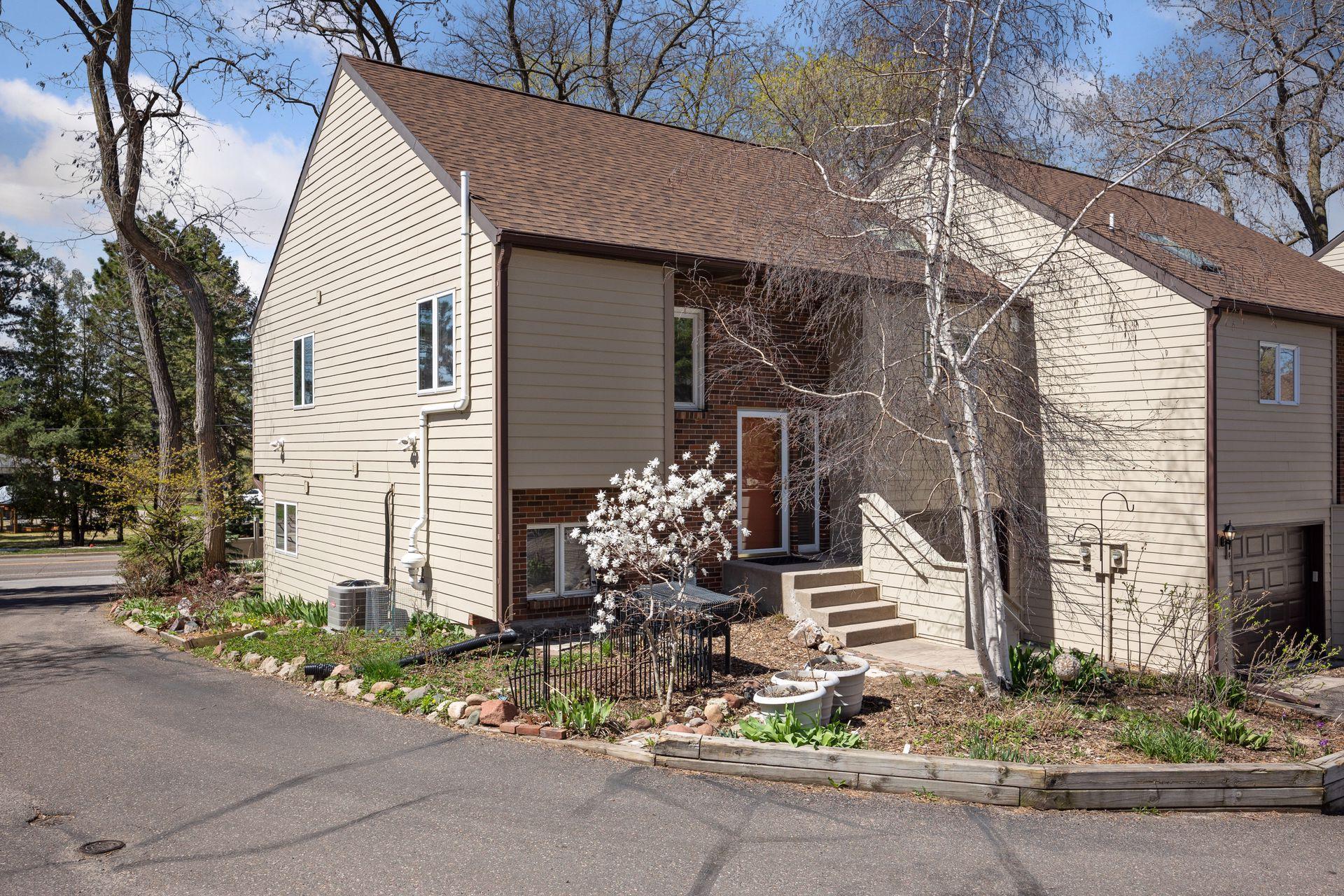 1621 Upper Afton Rd A, Saint Paul, MN 55106 MLS 6344290 Coldwell