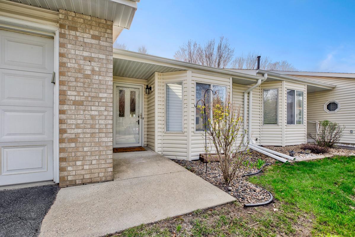 14262 Glencove Trail, Apple Valley, MN 55124 MLS 6362913 Coldwell