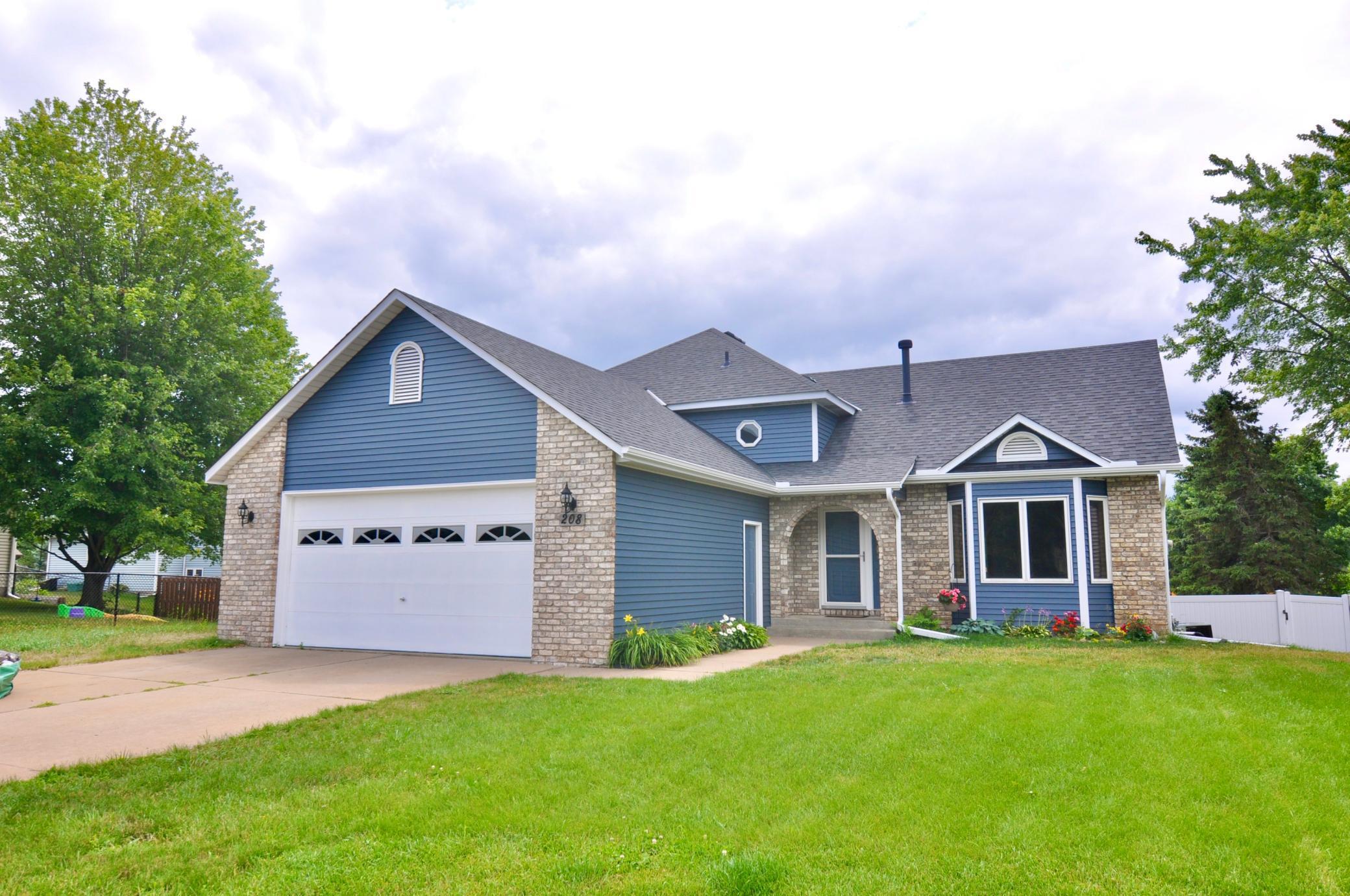 208 Shamrock Dr, Mahtomedi, MN 55115 MLS 6405584 Coldwell Banker