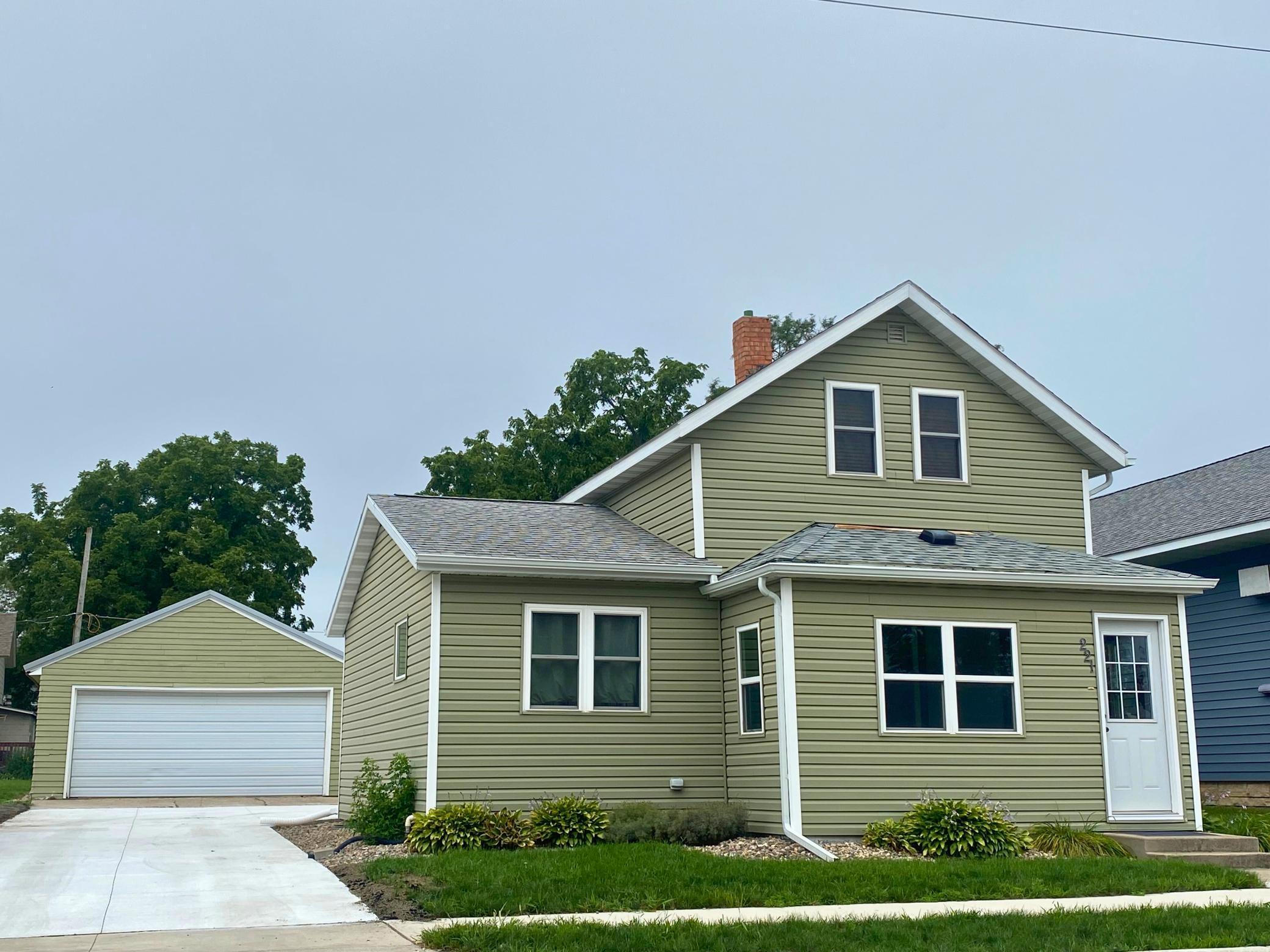 221 S Lincoln St, Lake Crystal, MN 56055 MLS 6424321 Coldwell Banker