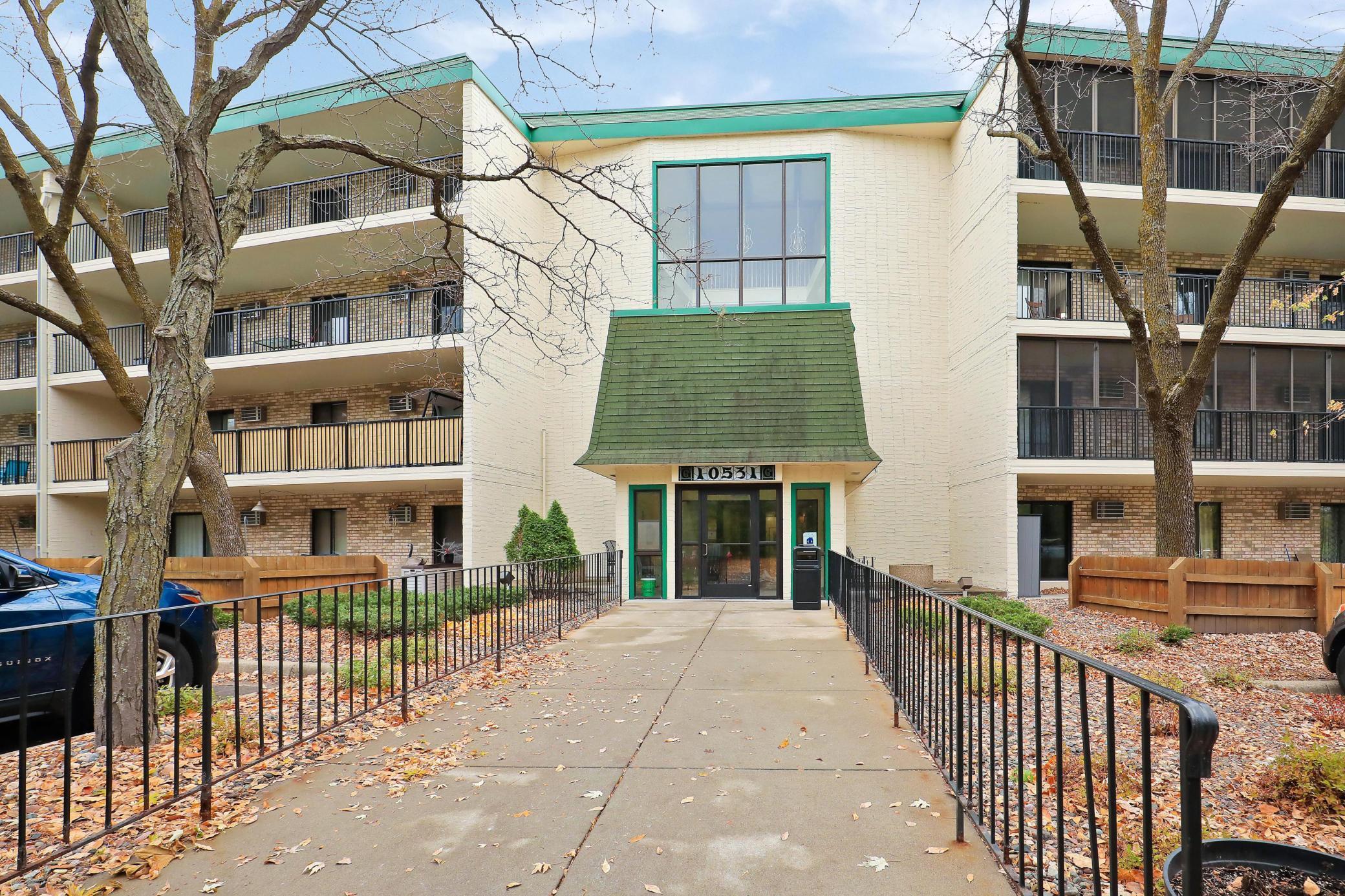 10531 Cedar Lake Rd 219, MN 55305 MLS 6456771 Coldwell