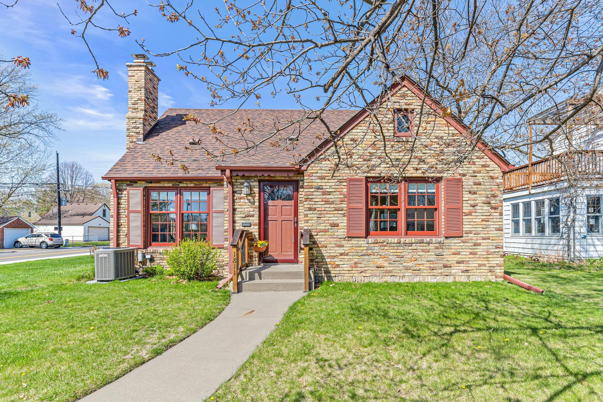 1811 Simpson St, Falcon Heights, MN 55113 MLS 6488872 Coldwell Banker