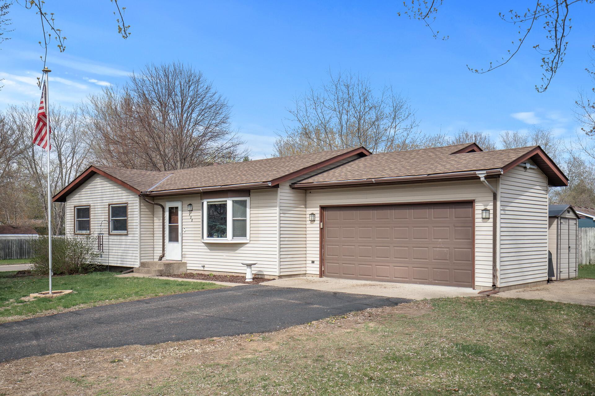 400 8th Ave SW, Isanti, MN 55040 MLS 6520163 Coldwell Banker