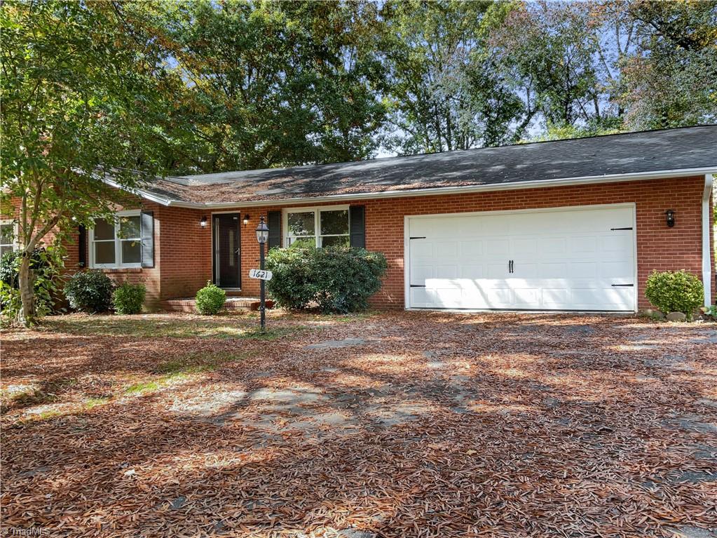 1621 Turfwood Dr, Pfafftown, NC 27040 MLS 1087683 Coldwell Banker