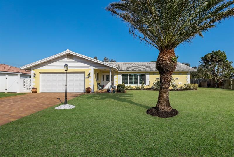 833 Harbor Dr S, Venice, FL 34285 MLS A4561437 Coldwell Banker