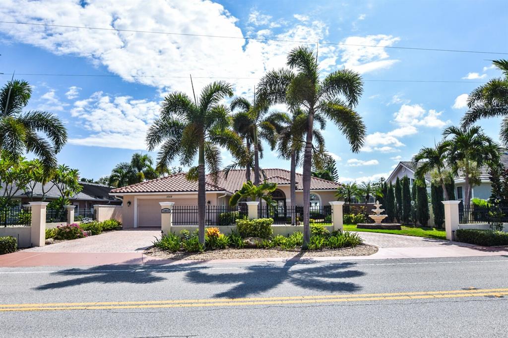 1059 Harbor Dr S, Venice, FL 34285 MLS N6128562 Coldwell Banker