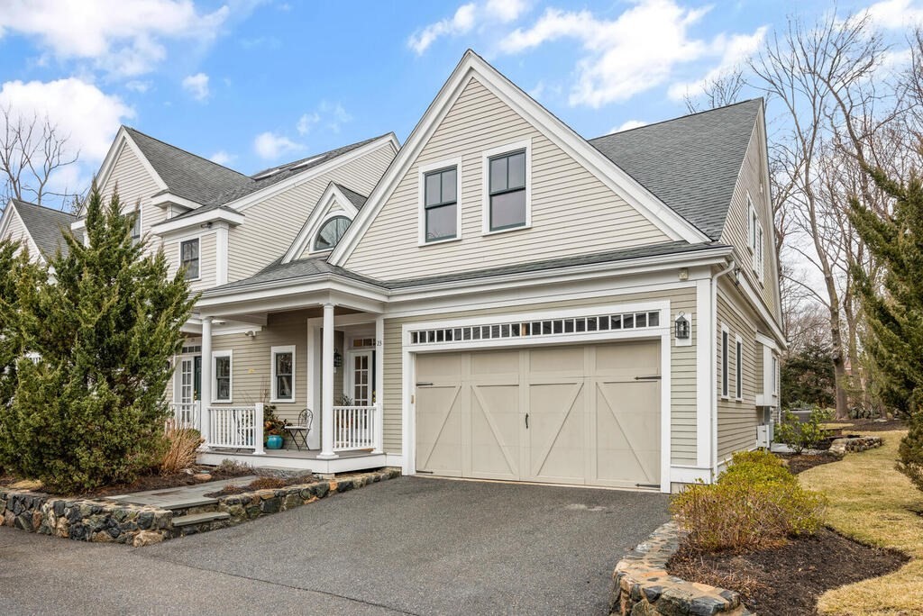 23 Courtyard Pl 23, Lexington, MA 02420 MLS 73093392 Coldwell Banker