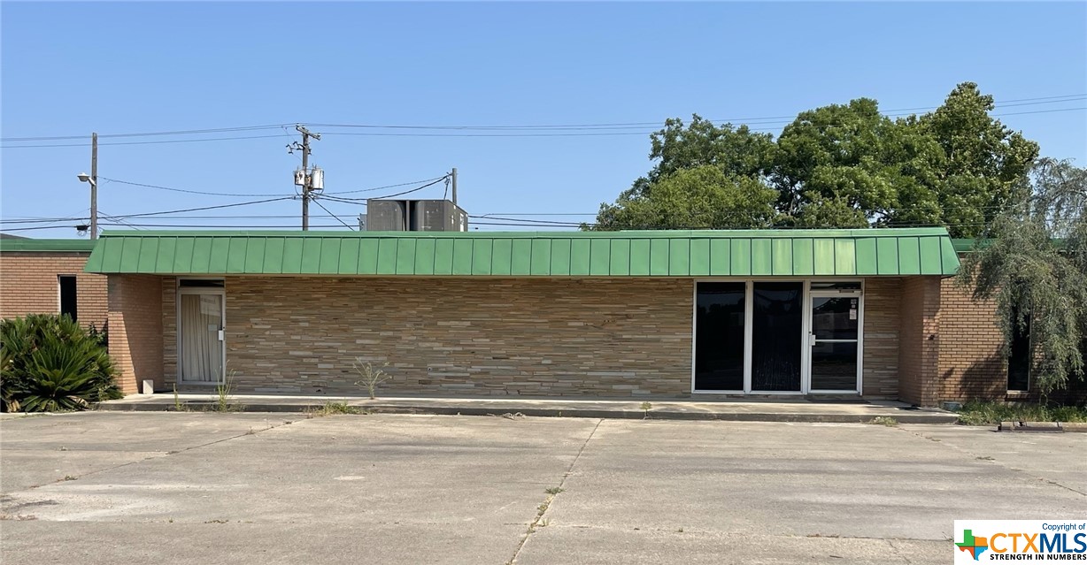 301 E Monserate St, El Campo, TX 77437 MLS 513708 Coldwell Banker