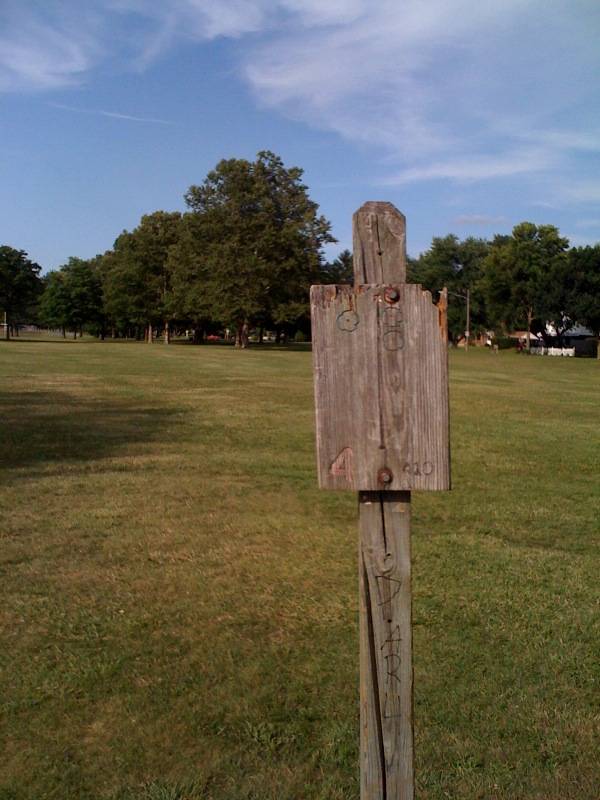 Hole 4 • Main course / Riverside Park (Grand Rapids, MI) Disc Golf