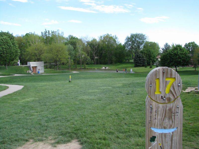 Hole 17 • Old Farm Park (Grand Rapids (Kentwood), MI) Disc Golf