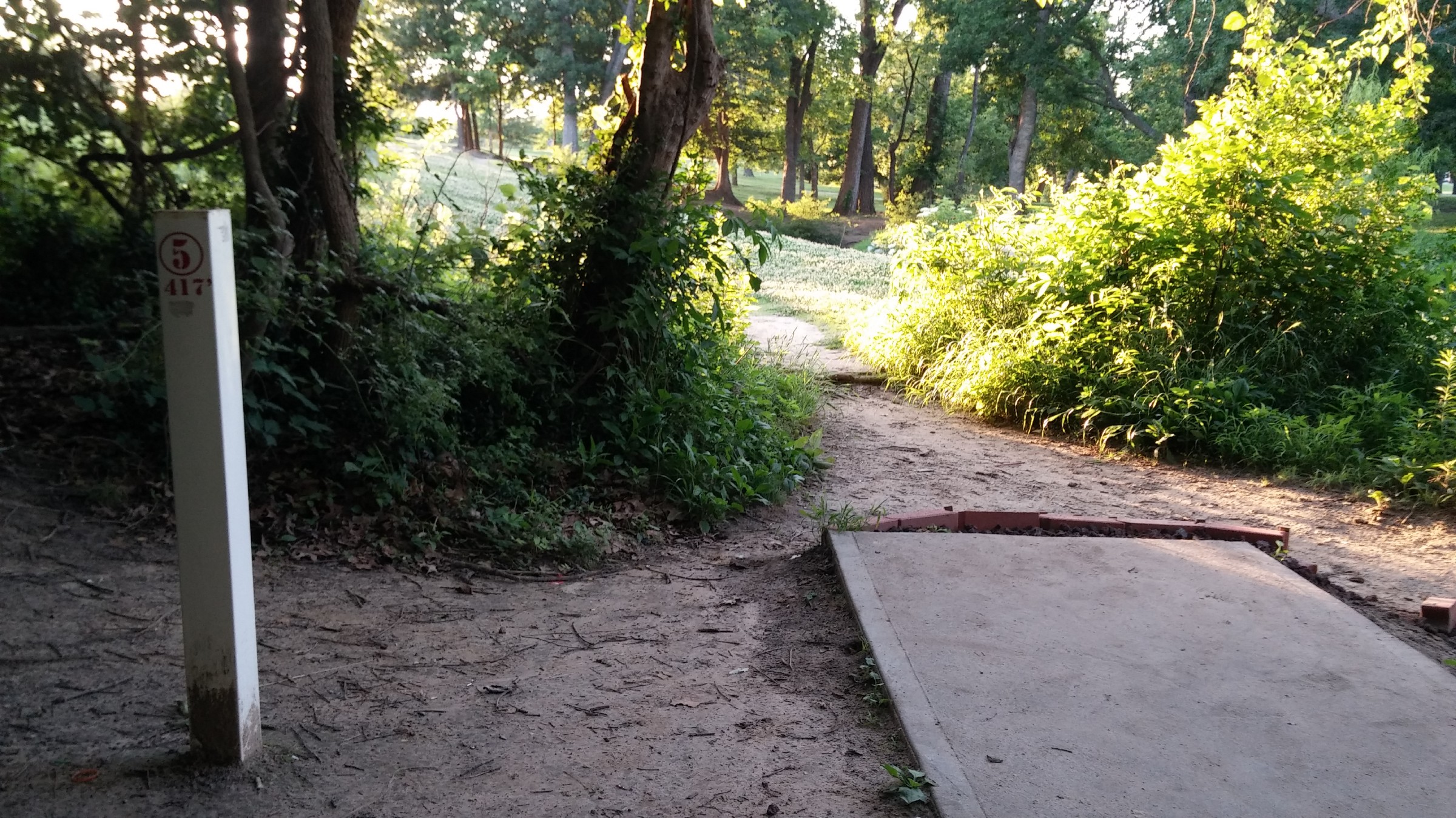 Hole 5 • Hunter Park (Tulsa, OK) Disc Golf Courses Disc Golf Scene